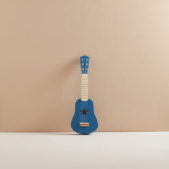 Barngitarr i trä. Lekgitarr blå från Kids Concept.